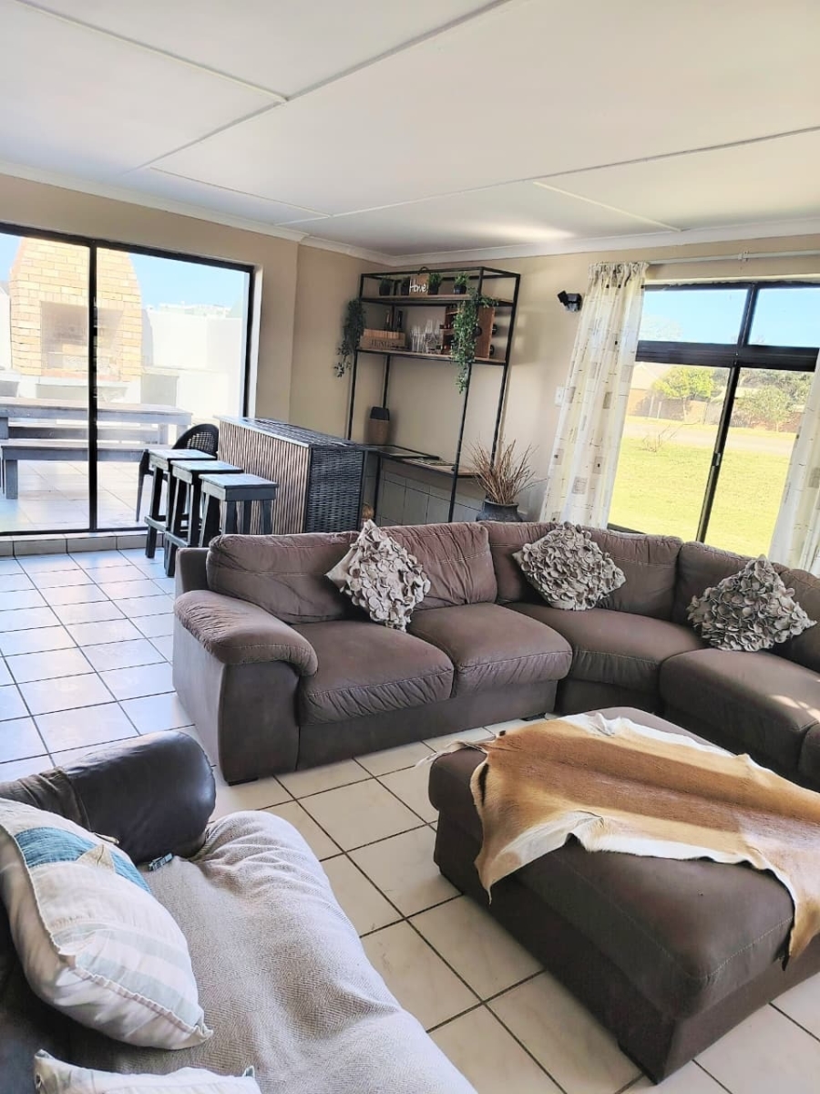 3 Bedroom Property for Sale in Kidds Beach Eastern Cape
